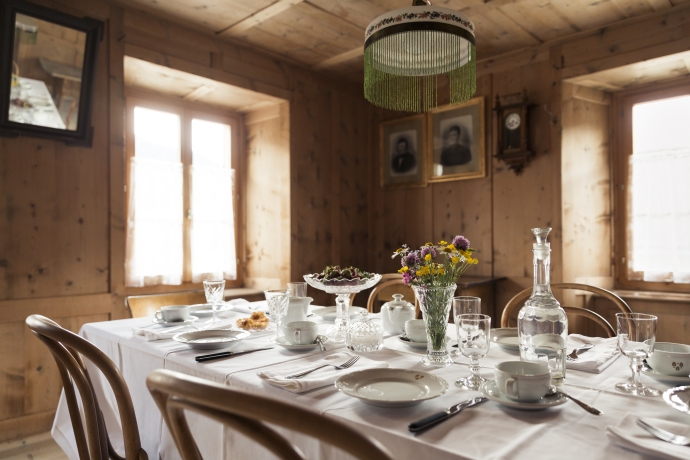 Hotel Frisch in Riom, Savognin Bivio Albula Hotel Frisch in Riom, Savognin Bivio Albula
